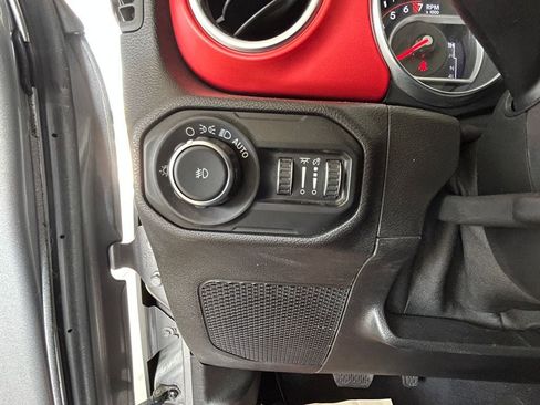 Used 2020 Jeep Wrangler Unlimited Rubicon AWD/4WD image 25