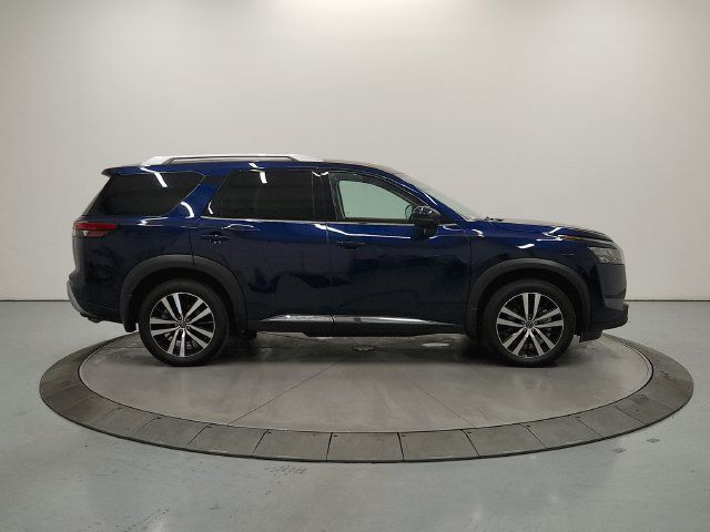 Used 2025 Nissan Pathfinder Platinum w/ Cargo Package AWD/4WD image 9