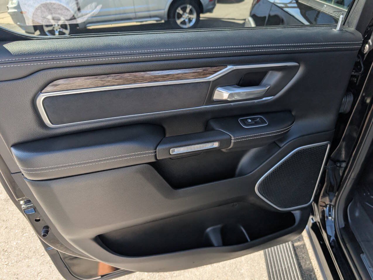 Used 2020 RAM 1500 Laramie AWD/4WD image 33