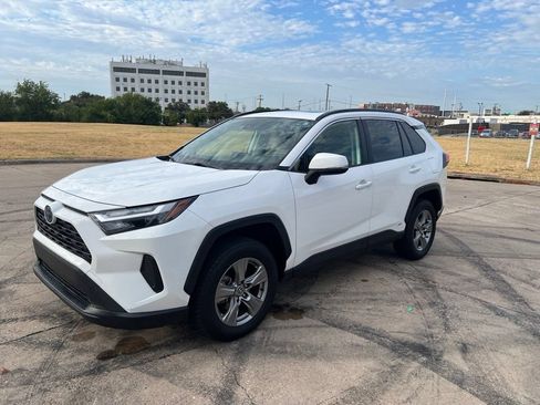 Used 2023 Toyota RAV4 XLE w/ Convenience Package AWD/4WD image 19