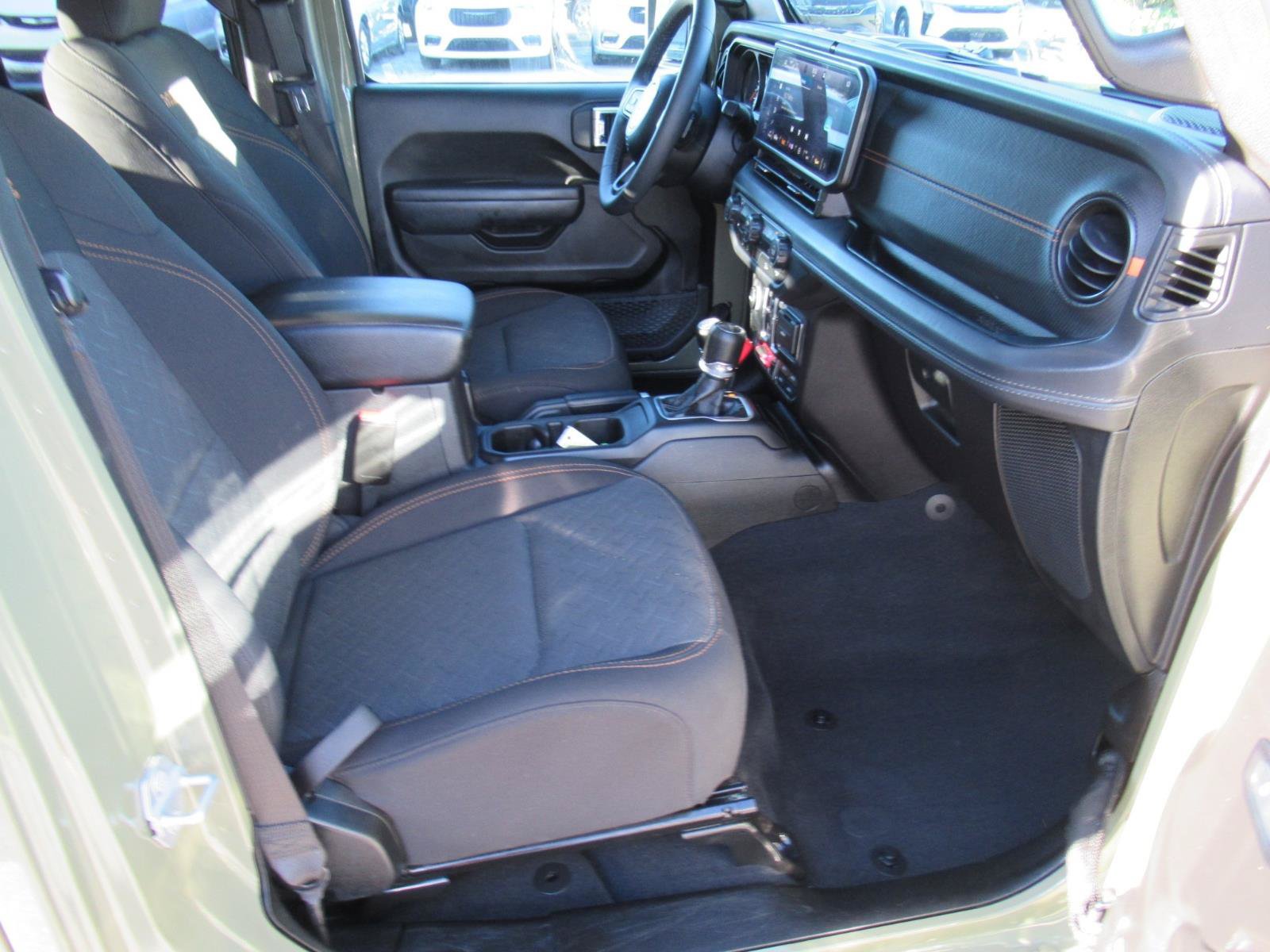 Certified 2026 Jeep Gladiator Mojave AWD/4WD image 10