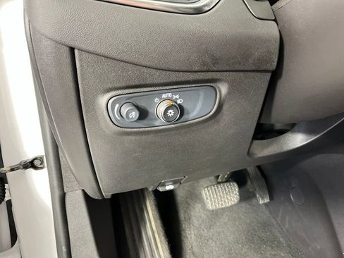 Certified 2024 Chevrolet Equinox LT AWD/4WD image 33