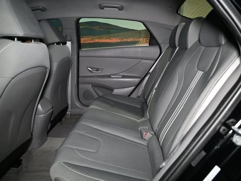 Used 2022 Hyundai Elantra SEL w/ Convenience Package FWD image 42