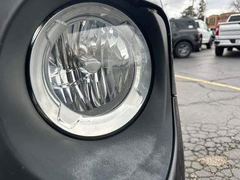 Used 2017 Jeep Renegade Latitude image 11