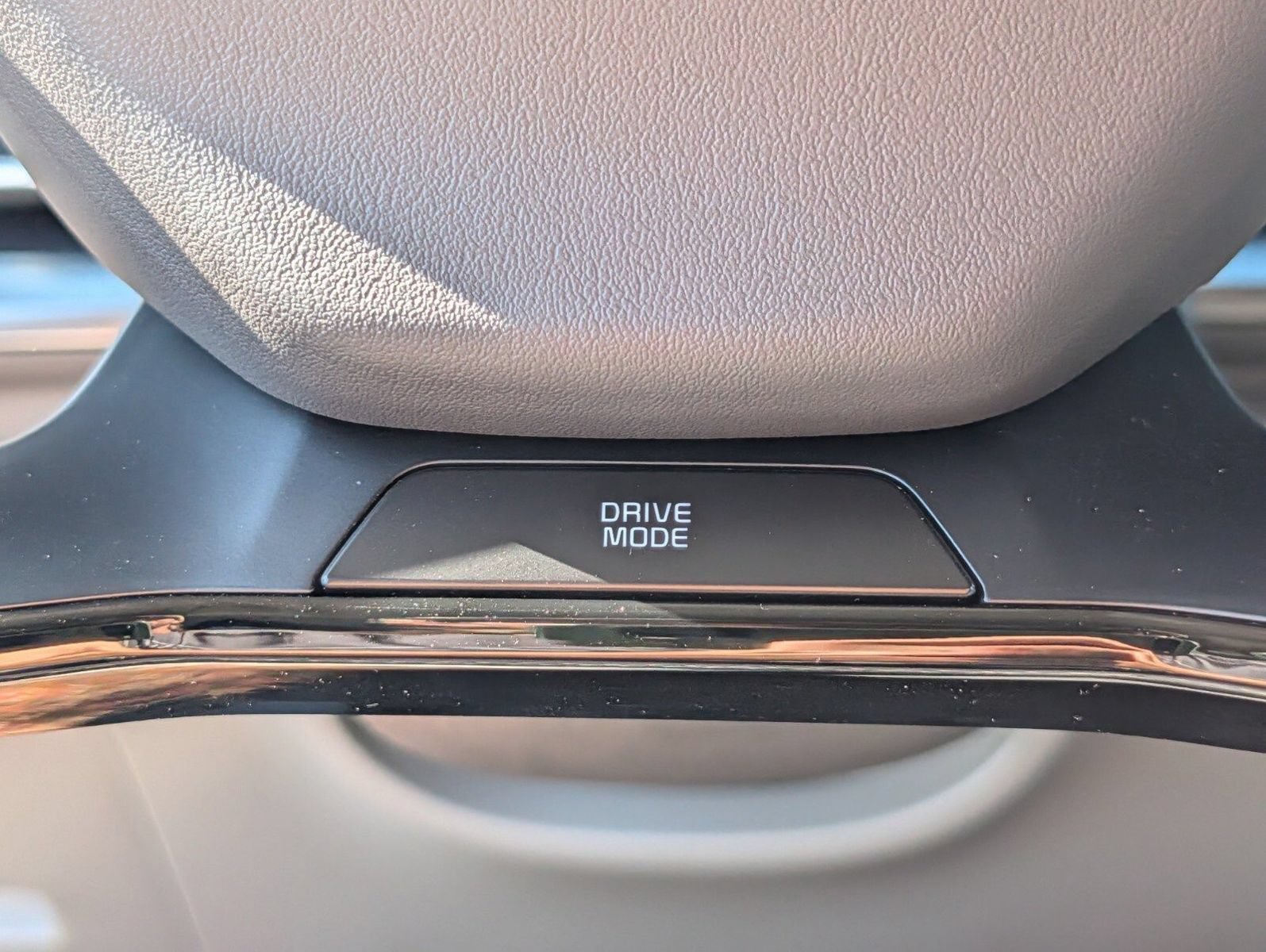 New 2027 Kia Carnival LX FWD image 35