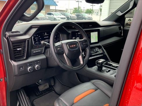 Used 2025 GMC Sierra 1500 AT4 w/ Technology Package AWD/4WD image 13