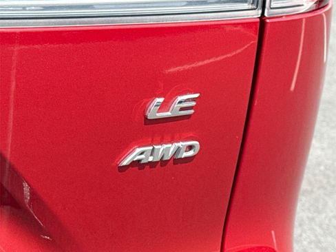 Used 2022 Toyota Corolla Cross LE AWD/4WD image 18