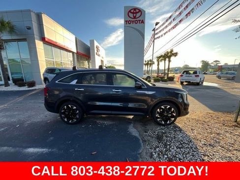 Used 2025 Kia Sorento SX FWD image 2