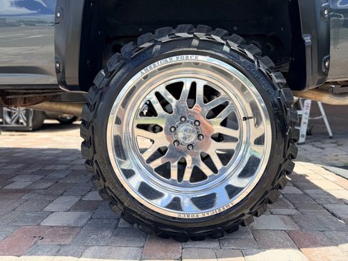 Used 2017 GMC Sierra 1500 SLE w/ Elevation Edition AWD/4WD image 11