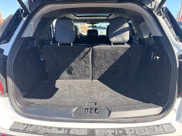 Used 2021 Ford Explorer XLT w/ Equipment Group 202A AWD/4WD image 13