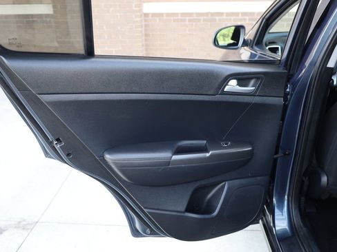 Used 2022 Kia Sportage LX image 18