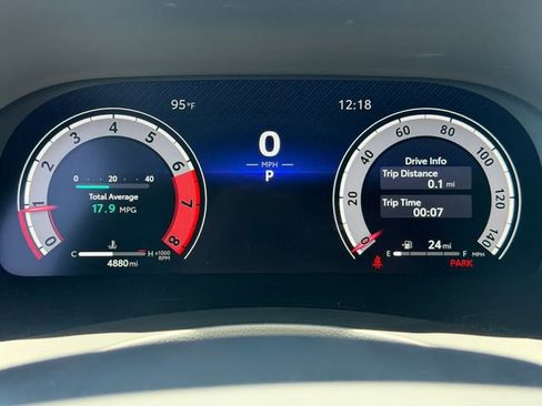 Used 2025 Toyota Highlander XSE AWD/4WD image 11