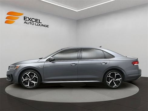 Used 2021 Volkswagen Passat 2.0T R-Line image 2