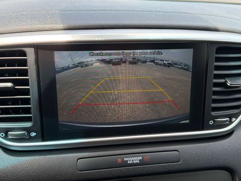 Used 2020 Kia Sportage LX FWD image 17