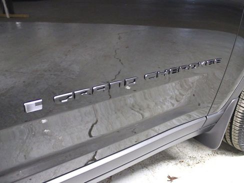 New 2025 Jeep Grand Cherokee L Altitude image 36