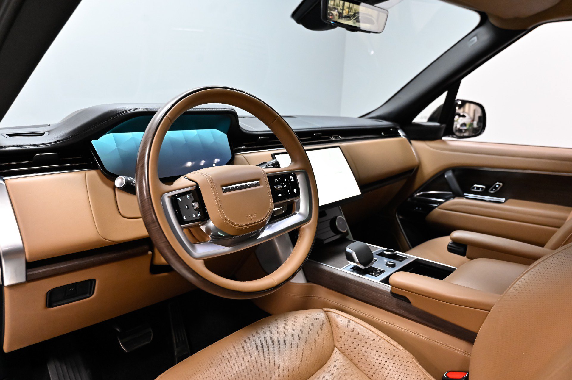 Used 2023 Land Rover Range Rover Long Wheelbase Autobiography AWD/4WD image 9