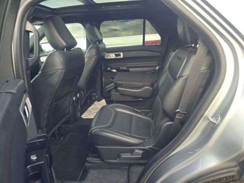 Used 2022 Ford Explorer ST w/ Equipment Group 401A image 7