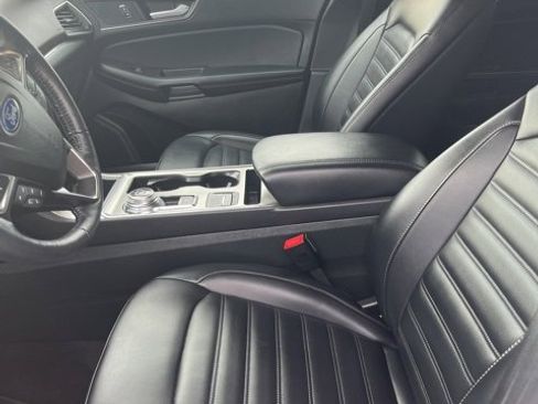 Used 2022 Ford Edge SEL w/ Convenience Package image 12