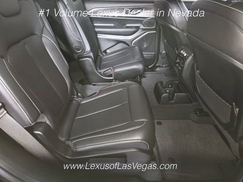 Used 2024 Jeep Grand Cherokee L Limited w/ Black Appearance Package AWD/4WD image 22