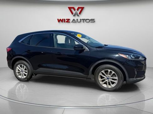 Used 2020 Ford Escape SE image 4