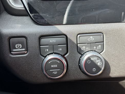 Used 2026 GMC Sierra 1500 SLE AWD/4WD image 27