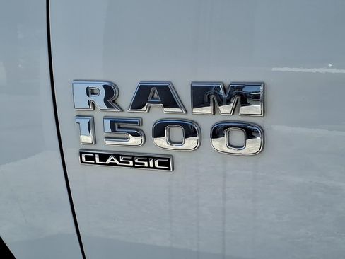 Used 2021 RAM 1500 Classic SLT AWD/4WD image 8