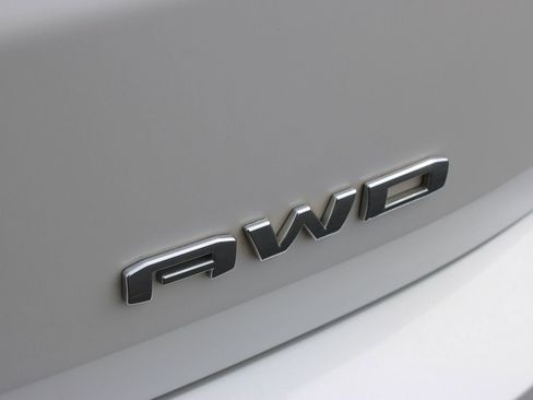 Used 2023 GMC Terrain Denali w/ Denali Premium Package AWD/4WD image 32