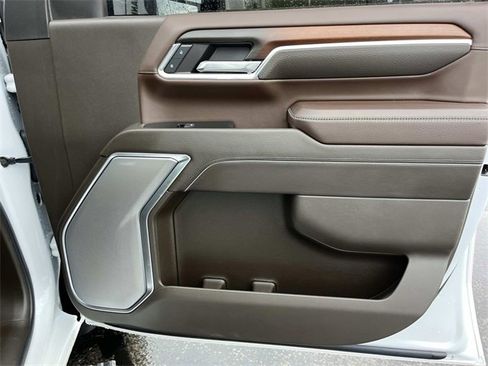 Used 2024 GMC Sierra 2500 Denali w/ Denali Reserve Package image 30