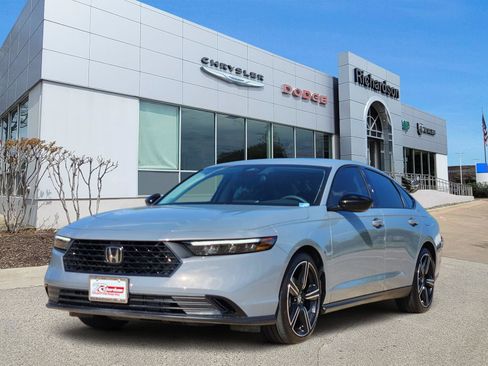 Used 2026 Honda Accord SE image 2