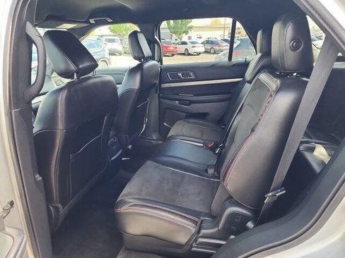 Used 2018 Ford Explorer XLT w/ Equipment Group 202A image 16