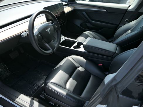 Used 2022 Tesla Model 3 Long Range AWD/4WD image 11