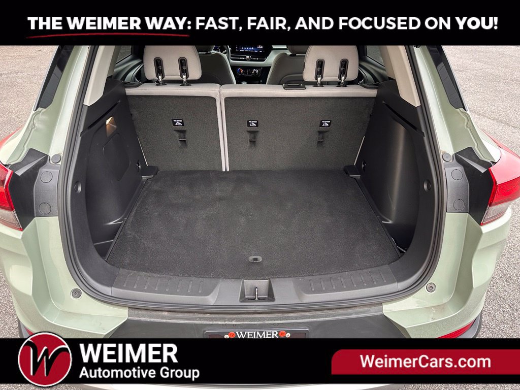 Used 2025 Chevrolet TrailBlazer LT w/ LT Cold Weather Package AWD/4WD image 23