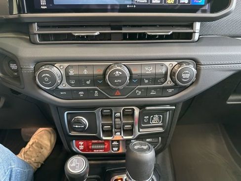 New 2026 Jeep Wrangler Unlimited Rubicon 392 w/ Quick Order Package 27X Moab AWD/4WD image 30