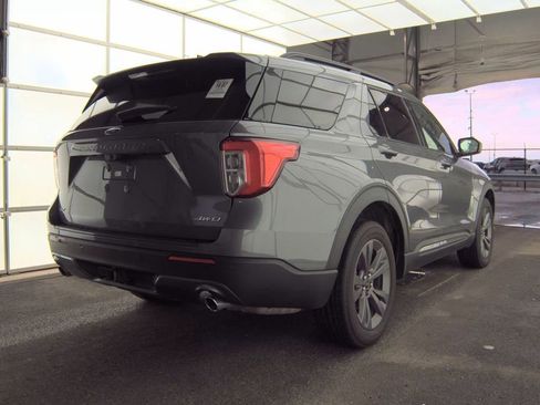 Used 2024 Ford Explorer XLT w/ Equipment Group 202A AWD/4WD image 4