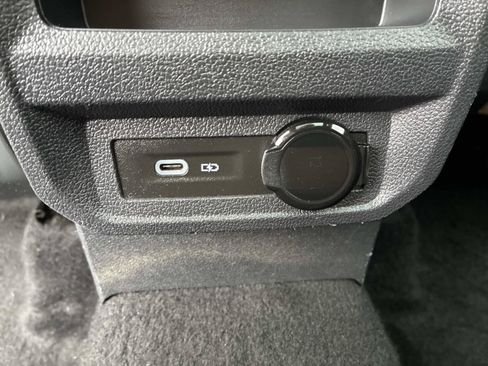 Certified 2024 Volkswagen Tiguan SE R-Line AWD/4WD image 17