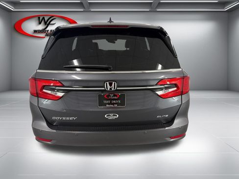 Used 2023 Honda Odyssey Elite image 7