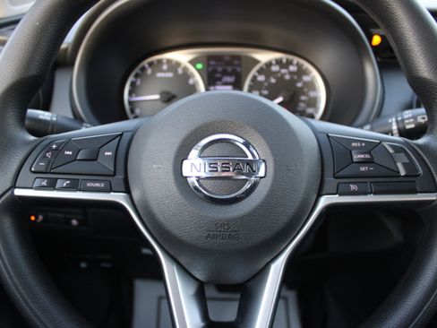 Used 2021 Nissan Kicks S image 21