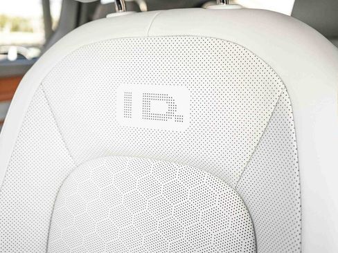 New 2025 Volkswagen ID. Buzz 1st Edition AWD/4WD image 25