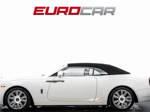 Used 2016 Rolls-Royce Dawn image 3