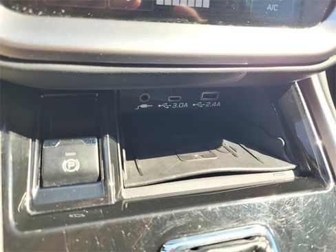 Used 2023 Subaru Outback Limited XT image 23