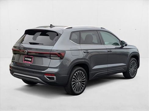 New 2025 Volkswagen Taos SE image 2