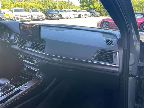 Used 2023 Audi Q5 2.0T Premium w/ Convenience Package AWD/4WD image 13