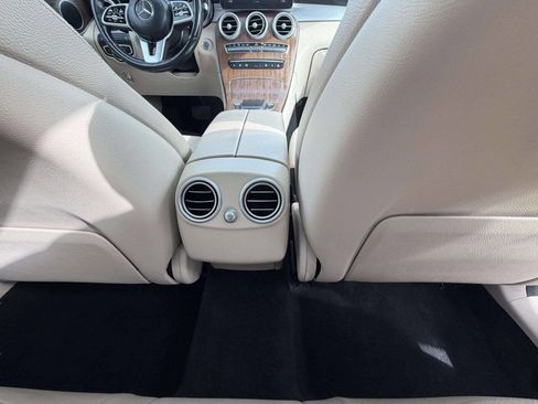 Used 2020 Mercedes-Benz GLC 300 4MATIC image 25