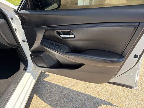 Used 2020 Nissan Sentra SV FWD image 17