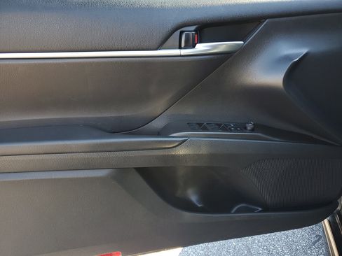 Certified 2022 Toyota Camry SE image 17