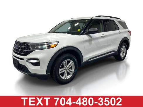 Used 2022 Ford Explorer XLT w/ Equipment Group 202A AWD/4WD image 1