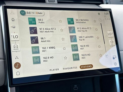 Used 2024 Land Rover Discovery Sport S image 17