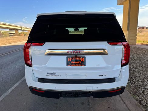 Used 2021 GMC Yukon XL SLT w/ Rear Media and Nav Package image 4