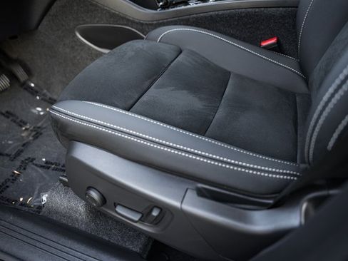 Used 2026 Volvo XC40 B5 Ultra w/ Protection Package Premier image 35