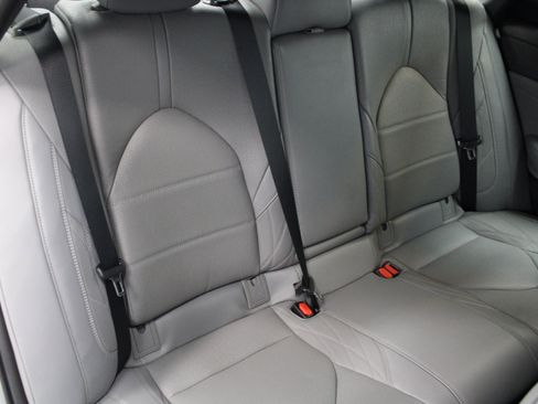 Used 2020 Toyota Avalon Limited image 24